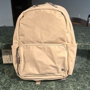 Lululemon everywhere backpack 22L